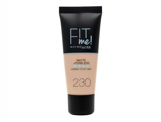 Step-By-Step Tutorial: How To Apply Fit Me Foundation For A Natural Look
