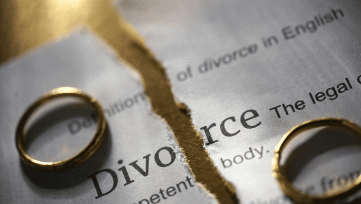 Celebrating Separations: The Rise of Divorce Rings in 2024