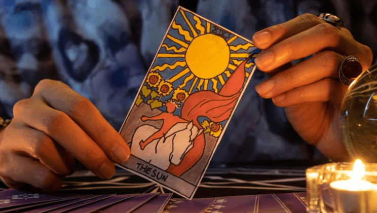 Why Singles are Drawn to Tarot Card Reading?